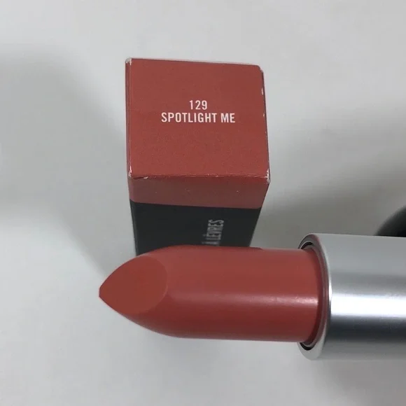 M.A.C Cosmetics Amplified Creme Lipstick – 129 SPOTLIGHT ME - Picture 3 of 8